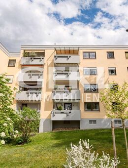 Geräumige 4,5-Zimmer-Wohnung mit Loggia und Garage - Straubing