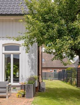 Moderne trifft Altbau: Saniertes Einfamilienhaus mit vielseitig nutzbarem Nebengebäude! - Schwarzenbek