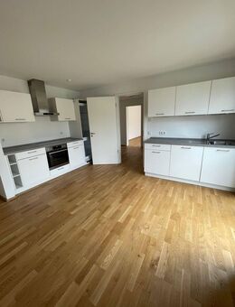 Neubau in Stein: Moderne 3-Zimmer Maisonette Wohnung. mit Süd- West Balkon, inkl. Einbauküche - Stein (Bayern)