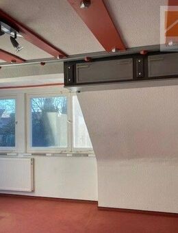 Charmante Doppelhaushälfte mit großzügigem Gartenparadies - Gartenstadt - Schweinfurt