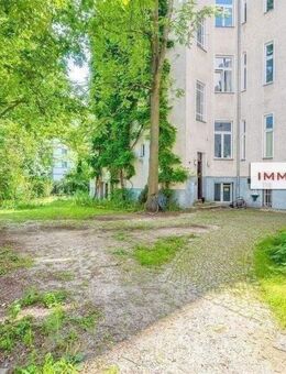 IMMOBERLIN.DE - Exquisite Stuck-Altbauwohnung mit Südbalkon nahe Schlosspark - Berlin