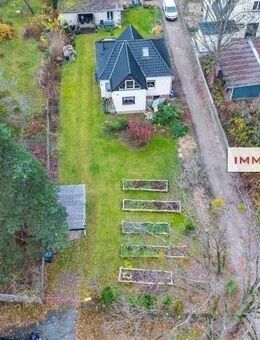 IMMOBERLIN.DE - Kleines Haus auf großem Grundstück in vorzüglicher Wohnlage - Falkensee