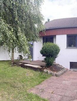 Doppelhaushälfte mit Stellplatz in der Nähe des Erlenhofsees - Ransbach-Baumbach