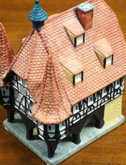 Lichthäuschen aus Porzellan "Rathaus Michelstadt" - Ca. 18 x 13 cm - München