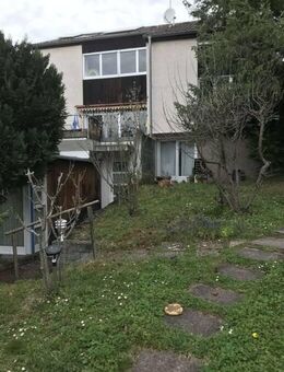 Helle 2 Zimmer Dachwohnung in Stuttgart Dachswald mit Balkon und Gartennutzung - Stuttgart