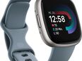 Fitbit Versa 4 Smartwatch Fitness-Tracker mit integriertem GPS in 12051