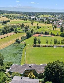 Sonnige, großzügige Wohnung mit traumhaftem Alpenblick, Terrassengarten und Aufzug - Tettnang