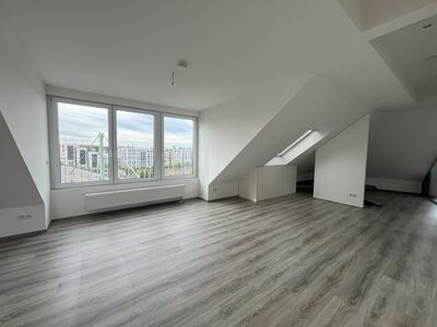 Top Ausblick 2 Zi. Dachgeschosswohnung teilmöbl.