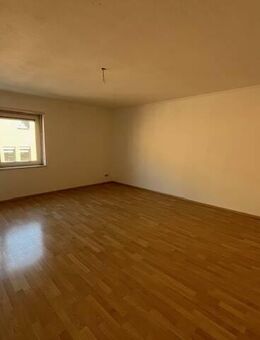 Gemütliche 3-Zimmer-Whg. in zentraler Lage von Frankfurt-Höchst - Frankfurt (Main)