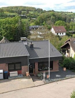 Geräumiges, gepflegtes 7-Zimmer-Einfamilienhaus mit gehobener Innenausstattung in 52372 Kreuzau - Kreuzau