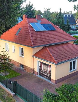 4 Jahre Vorfreude garantiert - 227 m² kernsanierte Lebensqualität mit Charakter und Pool - Berlin