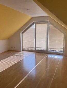 Schicke 2-Zimmer-Wohnung, mit Einbau-Küche & Bad - Weyerbusch