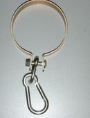 Schaukelschelle mit Karabinerhaken in 56766