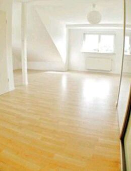 Schöne helle Dachgeschosswohnung - Bruchköbel