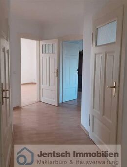 gemütliche 4-Zi-Wohnung mit Balkon in Stadtlage Merseburgs zu vermieten - Merseburg