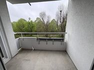 Charmante 2,5-Zimmer-Wohnung mit Balkon, Einbauküche und naturnaher Lage. - Ludwigsburg