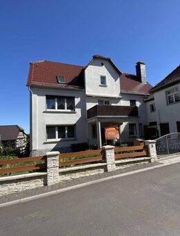 Großes Einfamilienhaus oder Generationswohnen mit Garage & Balkon in Kayna bei Zeitz zu verkaufen. - Zeitz