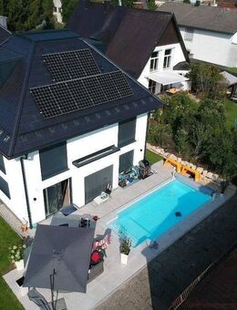Luxus & Wohlfühlambiente: Exklusives Zuhause mit Pool und Einliegerbereich - München