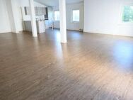 Sehr helle große ruhige Loft-Wohnung mit zwei Freitritten und großem Komfort-Badezimmer! - Hameln