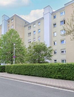 Sehr schön geschnittene 2-ZW mit TG-Stellplatz und Balkon in Fürth - Fürth