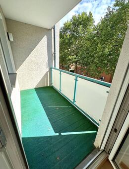 ==Schöne 3.Zimmer-Wohnung mit Balkon, Garage & Gartennutzung == - Gera