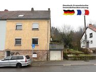 Wohnhaus mit drei Wohnungen in Saarbrücken Fechingen - Saarbrücken