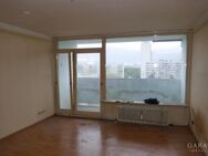 1 Zimmer-Wohnung über dem Olympia Einkaufszentrum - renovierungsbedürftig & preislich attraktiv - München
