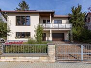 Neuwertiges Einfamilienhaus mit großem Grundstück, Pool & Garage am Ortsrand von Erfurt - Klettbach
