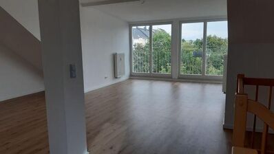 4-Zimmer-Dachgeschoss-Maisonette mit Blick ins Grüne, mit Balkon