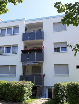 Großzügige 3 Zimmer-Wohnung in energetisch saniertem 3-Familien-Haus! - Waiblingen
