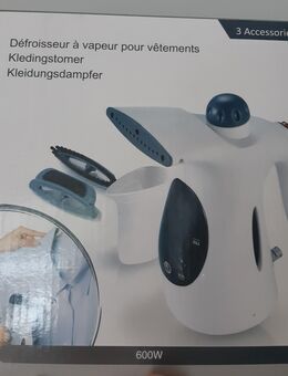 Neuer Kleidungsdampfer - Kriens