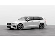 Volvo V60, T8 ULTRA DARK AWD BUSINESS MY25, Jahr 2022 - Freiburg (Breisgau)