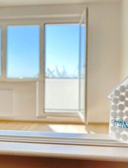 ... perfekt ... Balkon und schöne Wohnküche mit Fenster! ... - Neubrandenburg