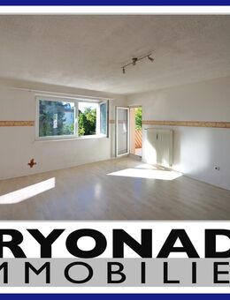 Sanierungsbedürftige 2-Zimmer-Wohnung mit Balkon - Berlin