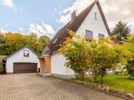 Großzügiges Einfamilienhaus mit gepflegtem Garten, Terrasse, Balkon, Garage und Stellplatz - Mölln (Schleswig-Holstein)