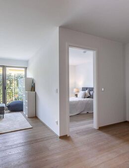SMART // Hochwertig teilmöblierte 2-Zimmer-Terrassenwohnung - München