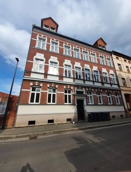 Frisch renovierte 3-Raum-Wohnung im Dachgeschoss! - Weißenfels