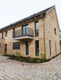 Neubau aus 2023, Maisonette, Dusche und Wanne, EBK, Parkett, charmantes kleines Mehrfamilienhaus - Blankenfelde-Mahlow