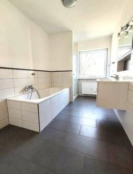 Helle große 4 Zim. Eigentumswohnung mit Carport in Deggendorf. - Deggendorf