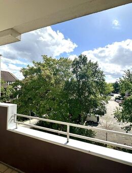 Schöner Grundriss und Südwest-Loggia in ruhiger Lage - sofort einziehen oder vermieten! - Monheim (Rhein)