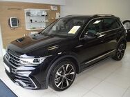 VW Tiguan, 2.0 TDI R-Line, Jahr 2024 - Idstein