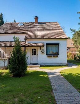 PROVISIONFREI - Tolles Eckgrundstück mit sanierungsbedürftigem Einfamilienhaus in Ruhiglage - Hohen Neuendorf