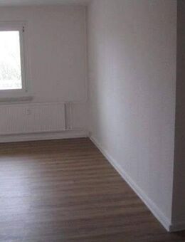 Schöne 3 Raumwohnung mit Balkon - Chemnitz