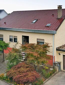 Modernisierungsfähiges Einfamilienhaus mit ca. 185 qm Wohnfläche in ruhiger Ortsrandlage - Bruchsal