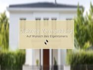 DREIEICH: Imposantes Dreifamilienhaus mit zusätzlicher Gewerbefläche & Garage ! - Dreieich