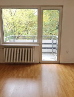 Gepflegte 3-Zimmer-Wohnung im 1.Obergeschoss zu vermieten! *Mit Balkon* - Duisburg