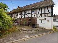 Bauernhaus und Scheune "sofort frei" mit viel Platz - Berod (Hachenburg)