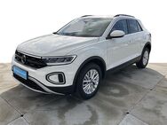 VW T-Roc, 1.0 TSI Life App, Jahr 2023 - Hannover