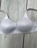 Sport BH von triaction Gr. 75D weiß in 49377