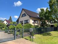 DEUTSCHMANN IMMOBILIEN ***** ivd - Gepflegtes Wohnhaus mit Sauna, Pool & Garage und Extra-Baufeld! - Panketal